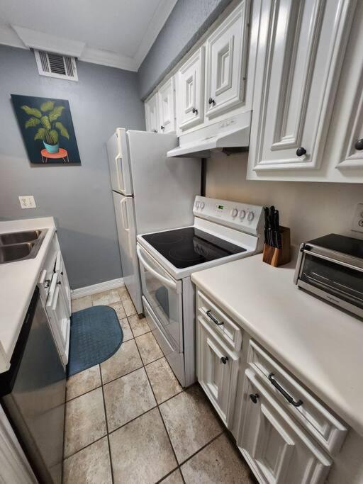Blue Shark *E2* @ Midtown 1Br King Suite Houston Exteriör bild