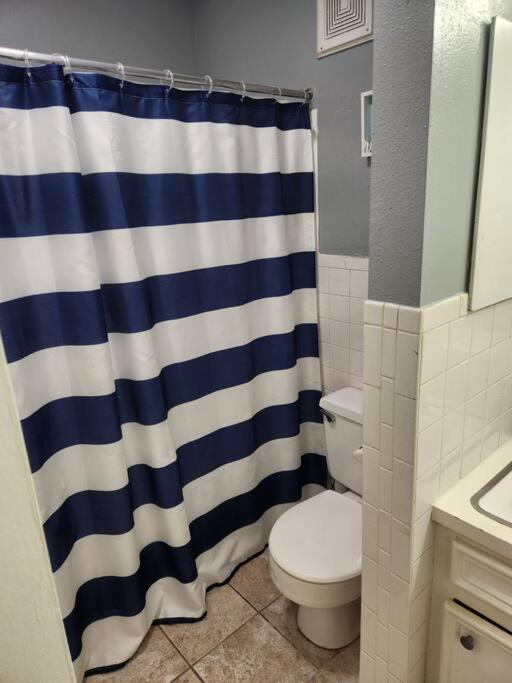 Blue Shark *E2* @ Midtown 1Br King Suite Houston Exteriör bild