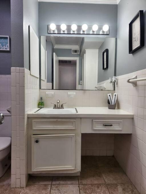 Blue Shark *E2* @ Midtown 1Br King Suite Houston Exteriör bild