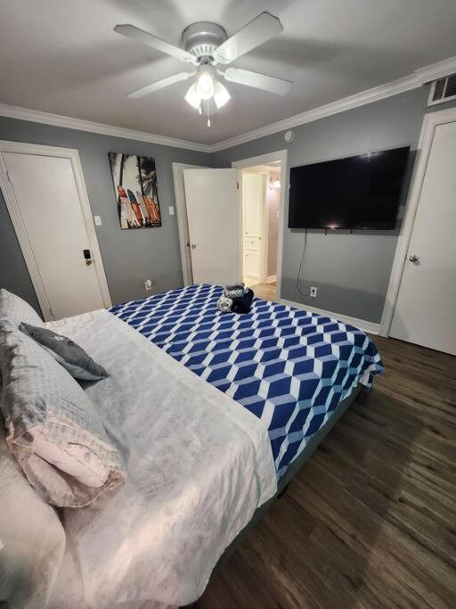 Blue Shark *E2* @ Midtown 1Br King Suite Houston Exteriör bild